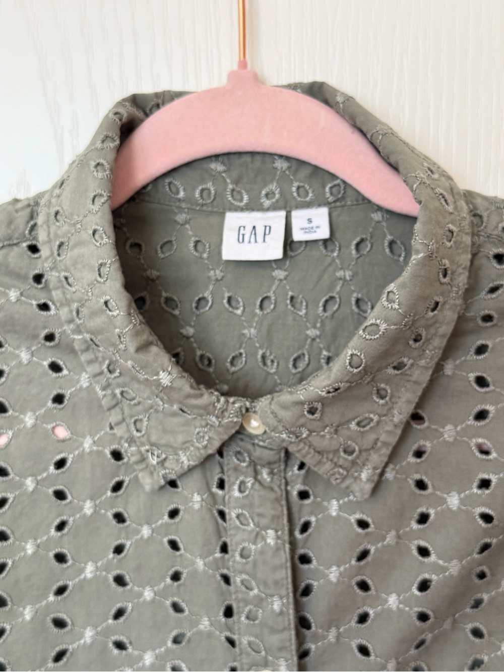 GAP Olive Eyelet Button-Down Shirt - Picture 3 of 10